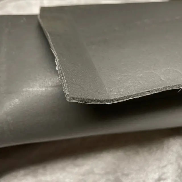 Schwerkunststoff Akustikdämmung 2,3mm – Bitumenfreie Entdröhnung – 250x1000mm (3,9kg/m²)